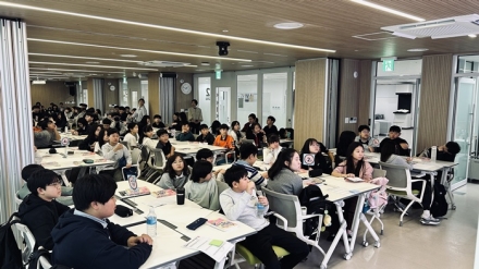 “강연 듣고 토론까지”…충북교육도서관, 청소년 인문학 콘서트 운영
