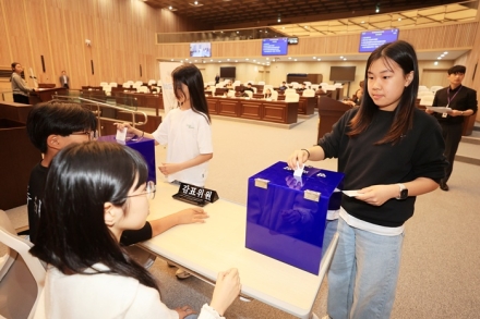 충북도의회, 금천초 학생들과 함께한 1일 의정 체험
