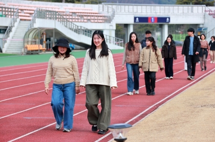 괴산군 ‘걷다보니 통장부자’ 걷기 챌린지 열풍