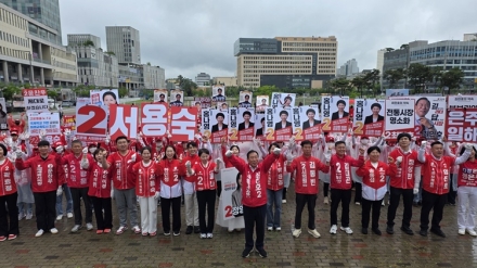 최민호 후보, 충령탑 참배로 공식 선거운동 돌입