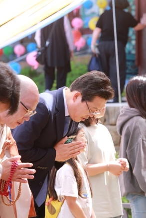 장기수 천안시장 후보, 부처님오신날 맞아 사찰 방문…“따뜻한 천안 만들겠다”