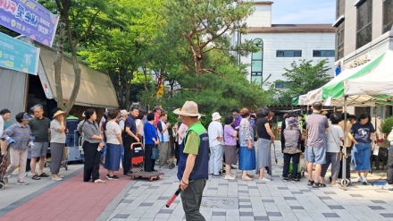 칠성면 주민자치위원회, 자매결연지 감자 직거래 행사 실시