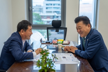 이재영 증평군수-신용한 충북지사 당선인 전격 회동