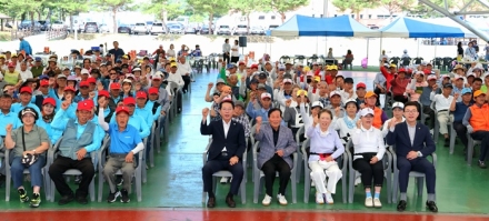 괴산군, 노인 게이트볼·그라운드골프대회 성황…어르신 260여 명 화합 한마당