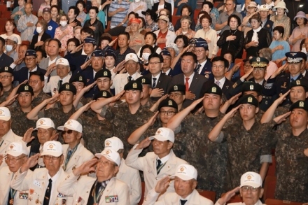 충북도, 6·25전쟁 76주년 기념행사 개최…참전용사 희생·헌신 기려