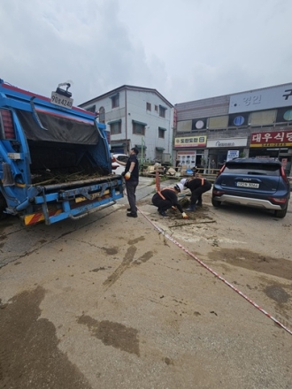 아산시, 집중호우 침수폐기물 긴급 수거…복구 작업 속도
