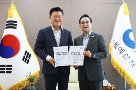 신용한 충북도지사, 미래 먹거리 확보 위한 발로 뛰는 행정