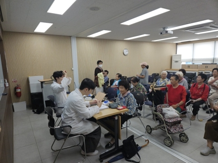 진천군 우석대, 관내 어르신 대상 한방 의료 봉사활동 실시