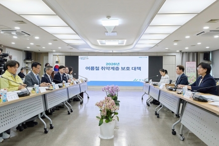 아산시 폭염 대응 '현장 점검'…정은경 장관 "취약계층 보호 최우선"