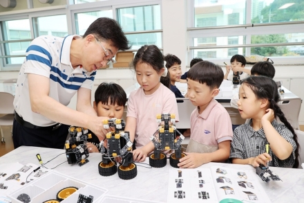 충북교육청, 여름방학 'AI 방과후·돌봄' 확대…2만2천여 명 참여