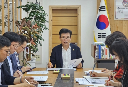 윤건영 충북교육감 "AI 시대 내신·수능 개편 대응…몸·마음·예술근육 함께 키워야"