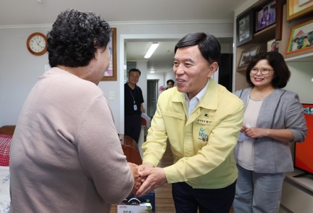 황인호 대전 동구청장, 광복절 앞두고 독립유공자 유족 위문