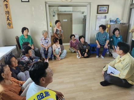 충남도, 폭염 대응 총력…논산 무더위쉼터·전통시장 현장점검