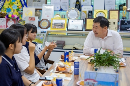 이재영 증평군수, 친선도시 교류캠프 청소년들과 정책 간담회