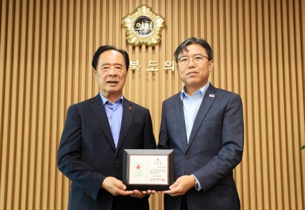 이상식 의장 도의회 첫 충북‘나눔리더’335호 가입