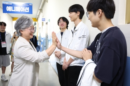 강미애 세종교육감, 전국기능경기대회 세종 선수단 찾아 격려
