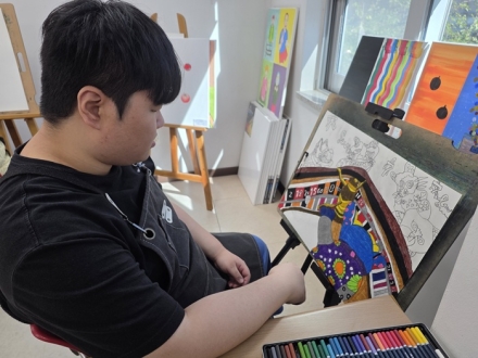 증평군 권리중심일자리 참여자, 오티즘 종합예술 공모전 수상