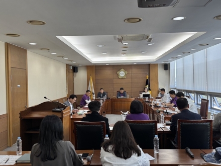 천안시-시의회, 옥외광고물 관리방안 간담회…불법광고물 정비 협력