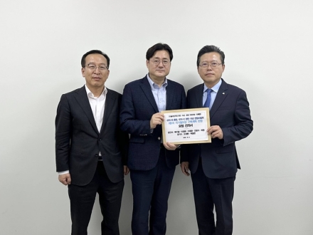 장기수 천안시장, 홍익표 정무수석 면담…GTX-C 천안 연장 국비 반영 건의
