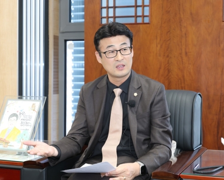 [인터뷰]안정근 의장 “같은 당이라고 무조건 동의하지 않겠다”…아산시의회 운영 원칙 밝혀