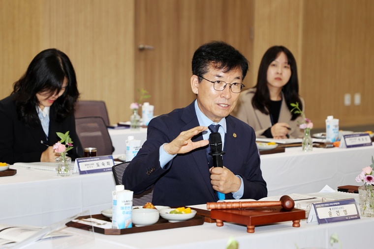 (10.26. 추가보도자료) 충청권 4개 교육청, AI로 연결하는 지속가능한 미래교육 협력 약속(사진2).jpg