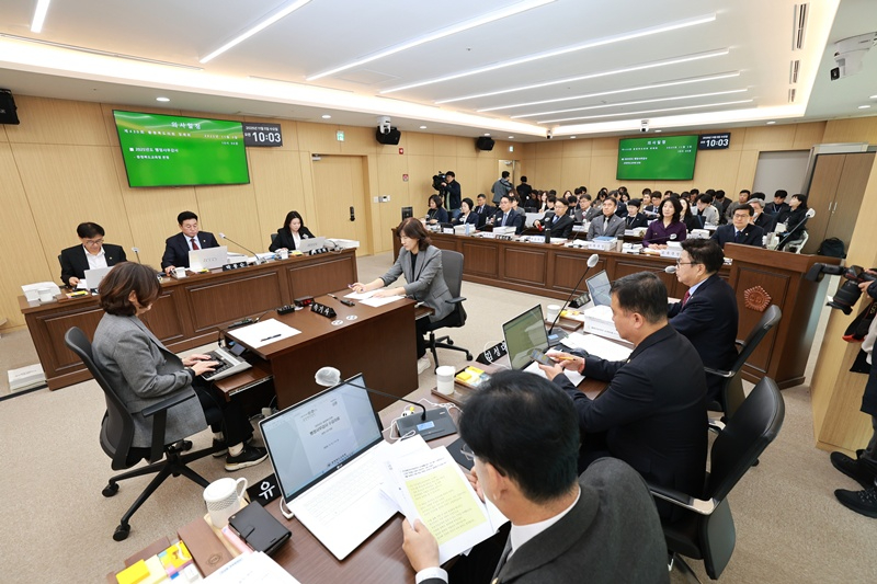 20251105- 제430회 정례회 교육위원회 행정사무감사(충청북도교육청) (2).JPG