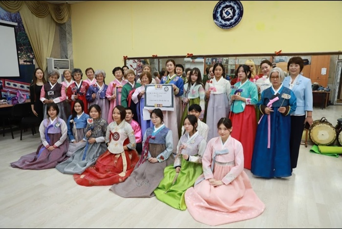 평택시가 건넨 한복 120벌, 카자흐스탄 고려인들의 꿈이 되다