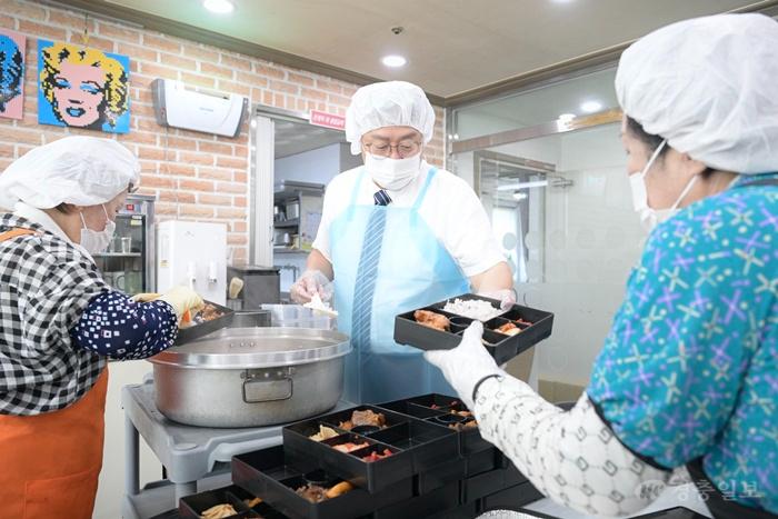 조상호 세종시장, 초복 맞아 취약계층 어르신에 보양식 전달
