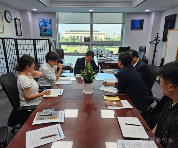 “없애면 안 될 열차” 황운하 의원, 서대전역 오전 8시 11분 KTX 복원 요구