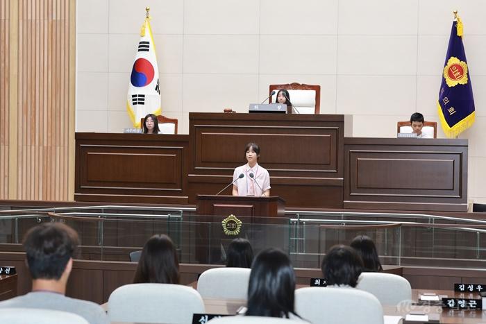 충북도의회, 충주 학생 27명과 ‘청소년 의회교실’ 운영