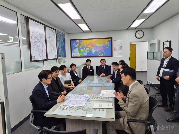 충청내륙철도_공동_건의문_전달_(1).jpg