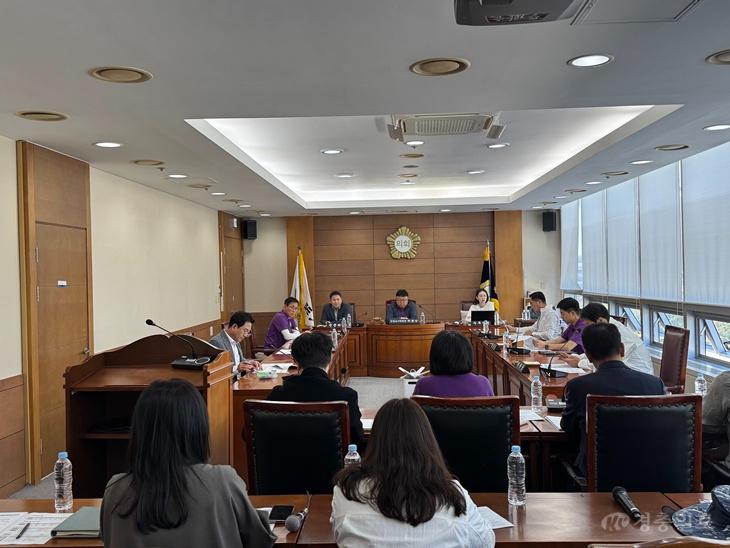 건축과(천안시-시의회 옥외광고물 관리방안 간담회).jpg