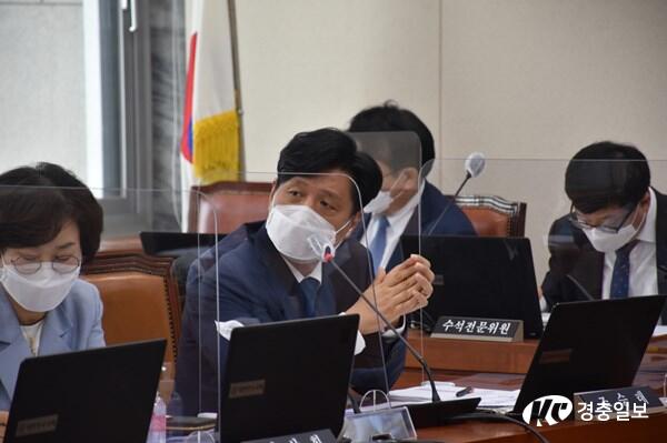 장애인·노인 위한 키오스크 개선 예산 쥐꼬리