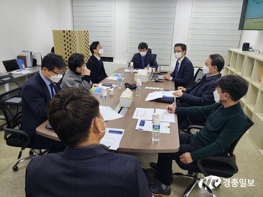 文정부 코로나19에 ‘호시우보’, 부동산에 ‘각주구검’