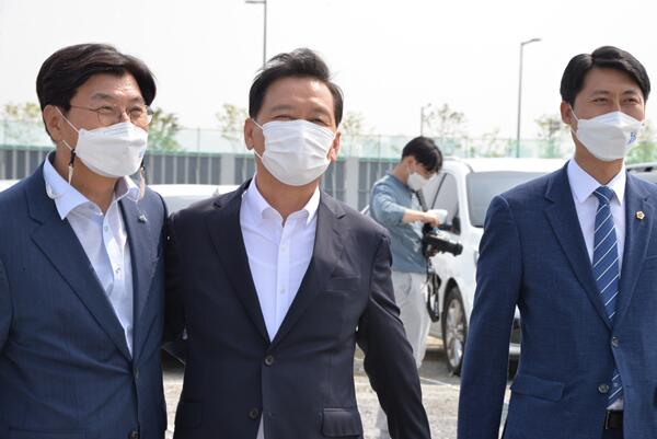 더불어 민주당 이광재 의원 ""청와대, 국회의사당 세종으로 옮겨야""