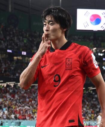 한국축구 대표팀 가나에 2:3으로 석패...16강 진출 빨간불